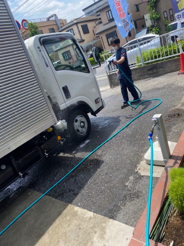埼玉 • 越谷のオフィス移転なら【 OS企画 】洗車2