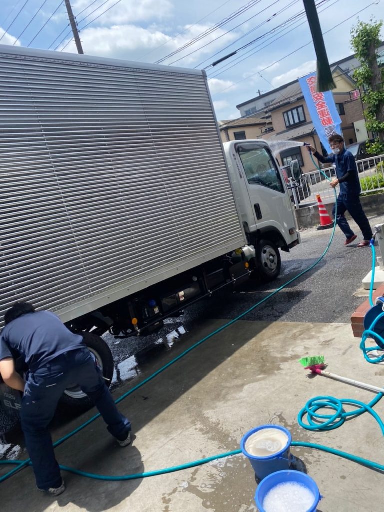 埼玉 • 越谷のオフィス移転なら【 OS企画 】洗車1